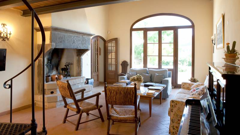 parco-ducale-country-house-urbania-living-room-12591